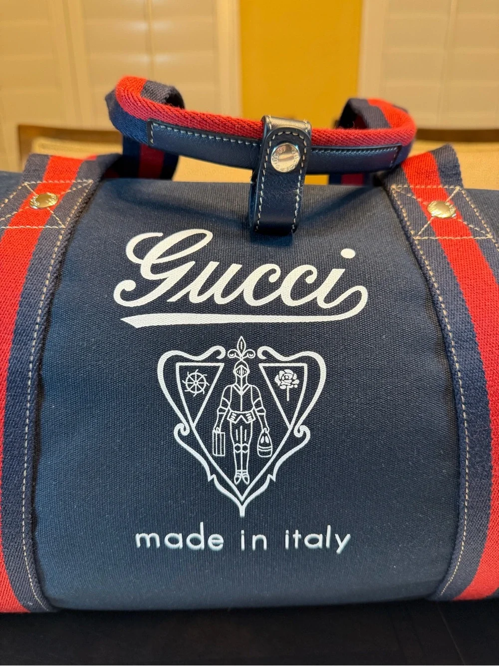 New Authentic Gucci Crest Logo Navy Canvas Duffle Bag Large